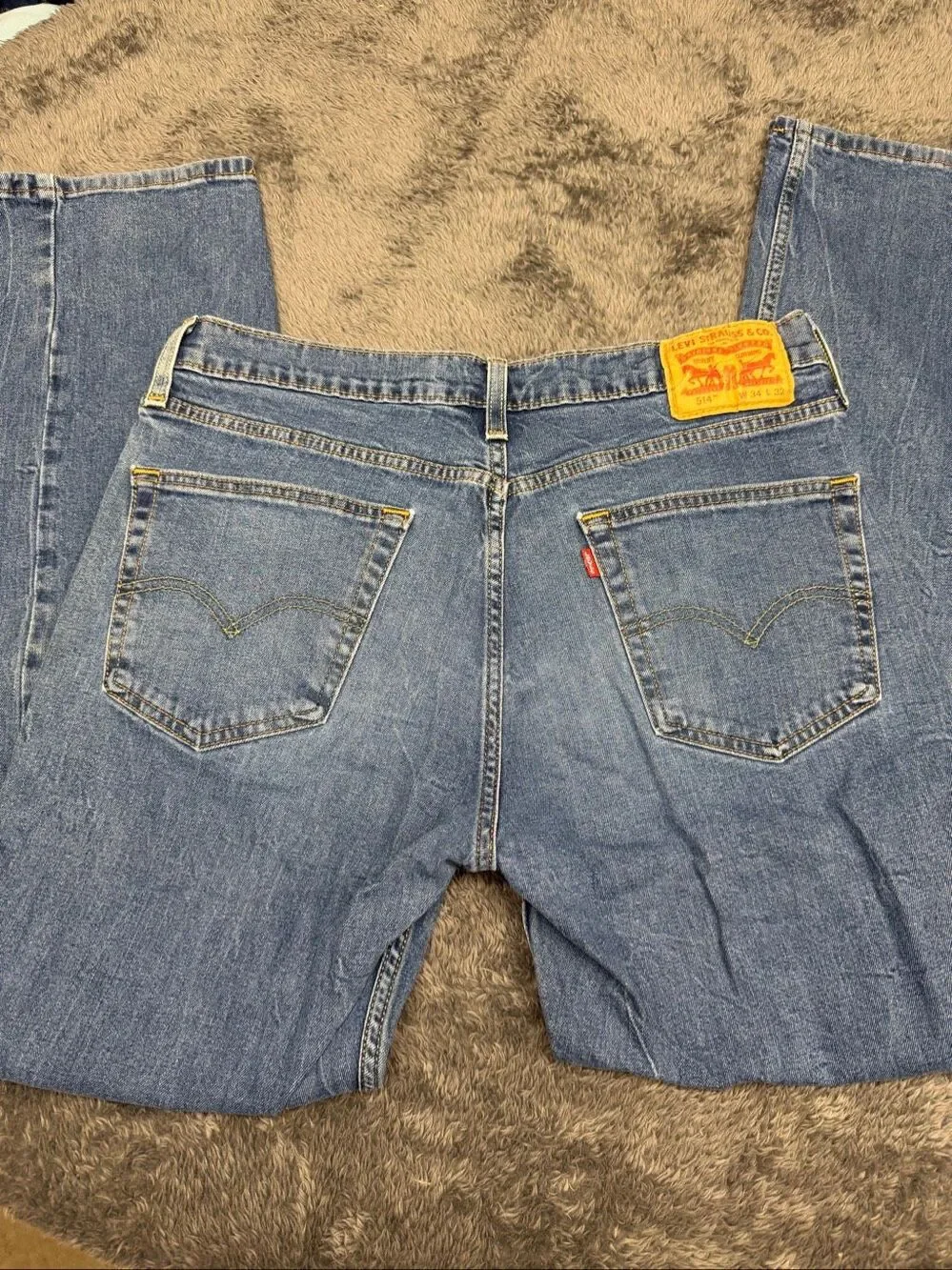 Levi's 514 Straight Fit Jeans, Size Men’s 34x32” in good shape!